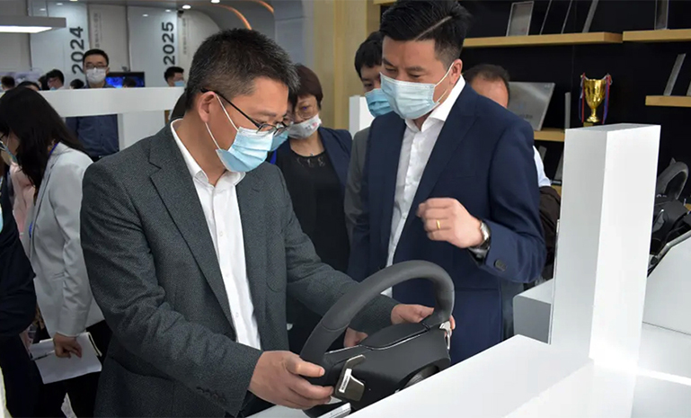 公共车辆安全创新技术展1 官网使用.jpg